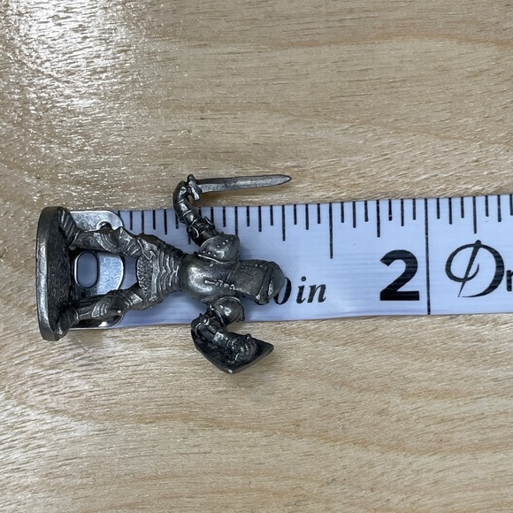 Vintage Ral Partha Pewter Armored Medieval Knight with Dragon Shield PP 615 - Picture 8 of 9